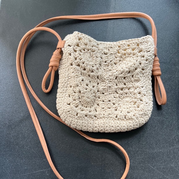 Crotchet small crossbody bag (NWOT) - Picture 1 of 4